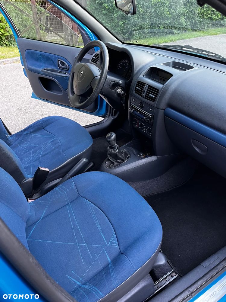 Renault Clio - 11