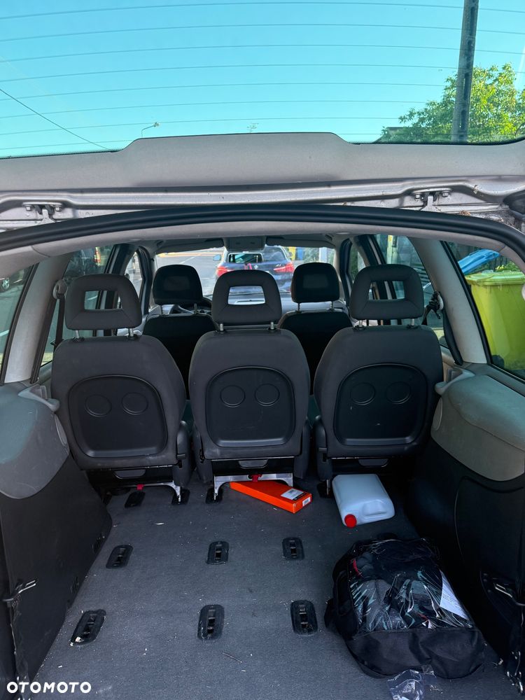 Volkswagen Sharan 1.9 TDI Highline Tiptr - 11