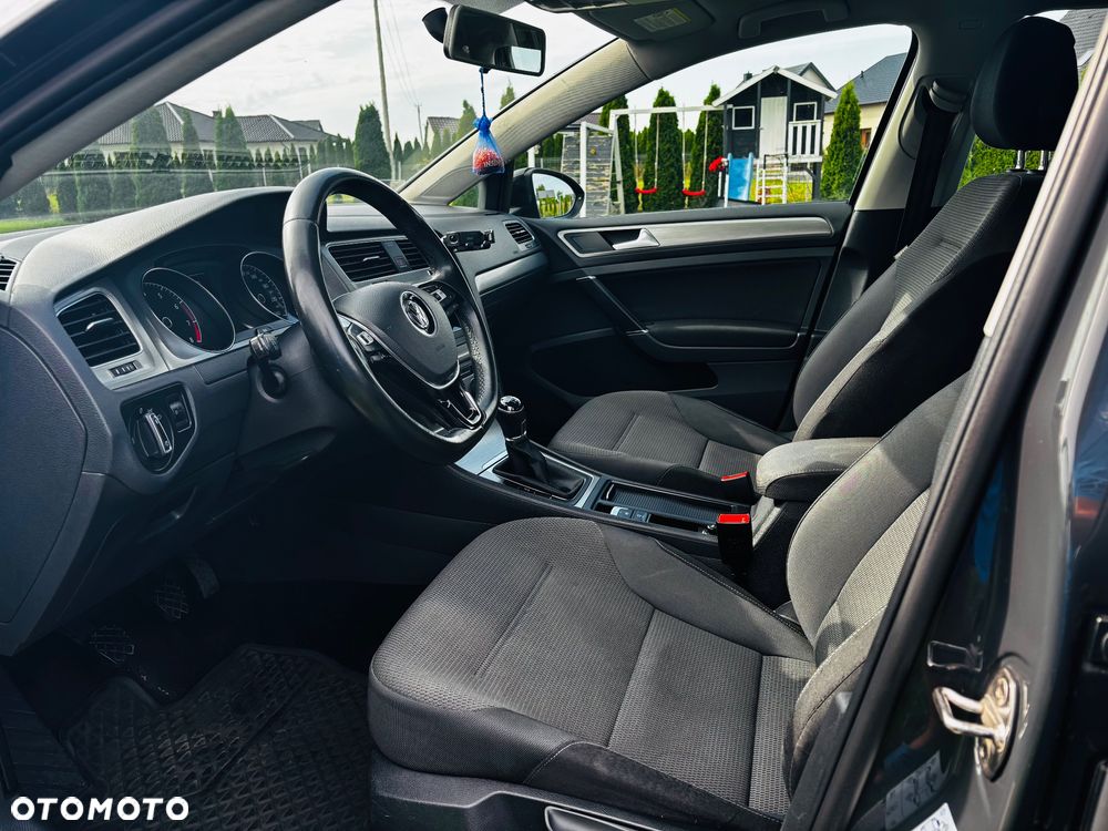 Volkswagen Golf - 12