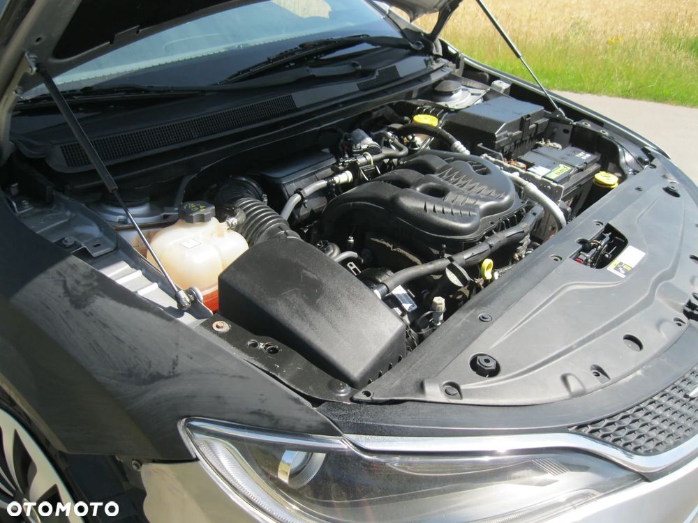 Chrysler 200 - 24