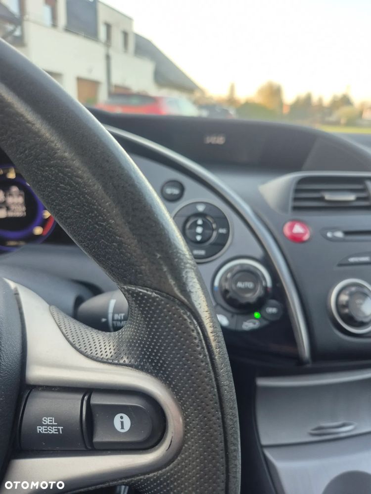 Honda Civic 1.4 Comfort - 23