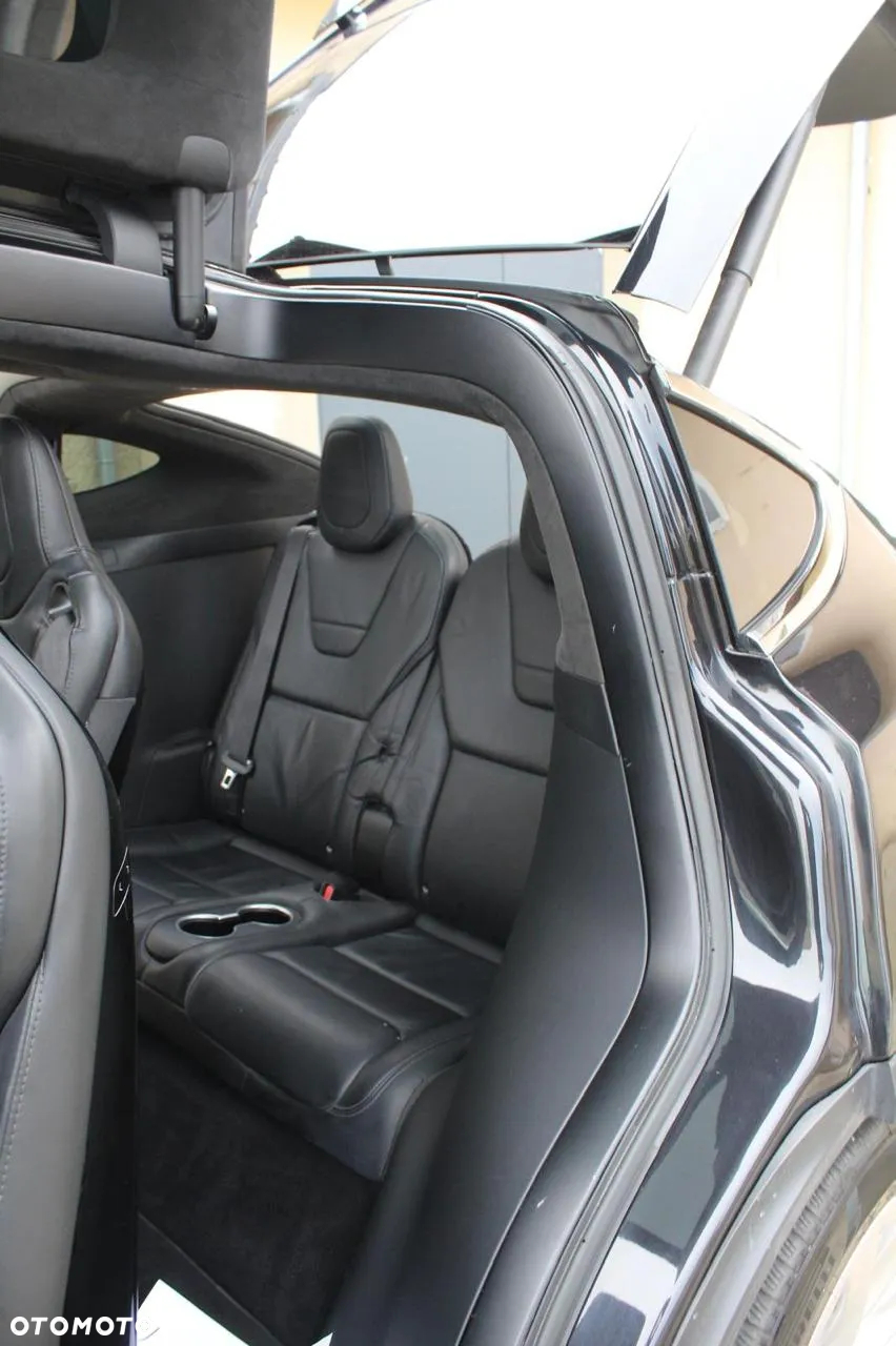 Tesla Model X Long Range Plus - 9