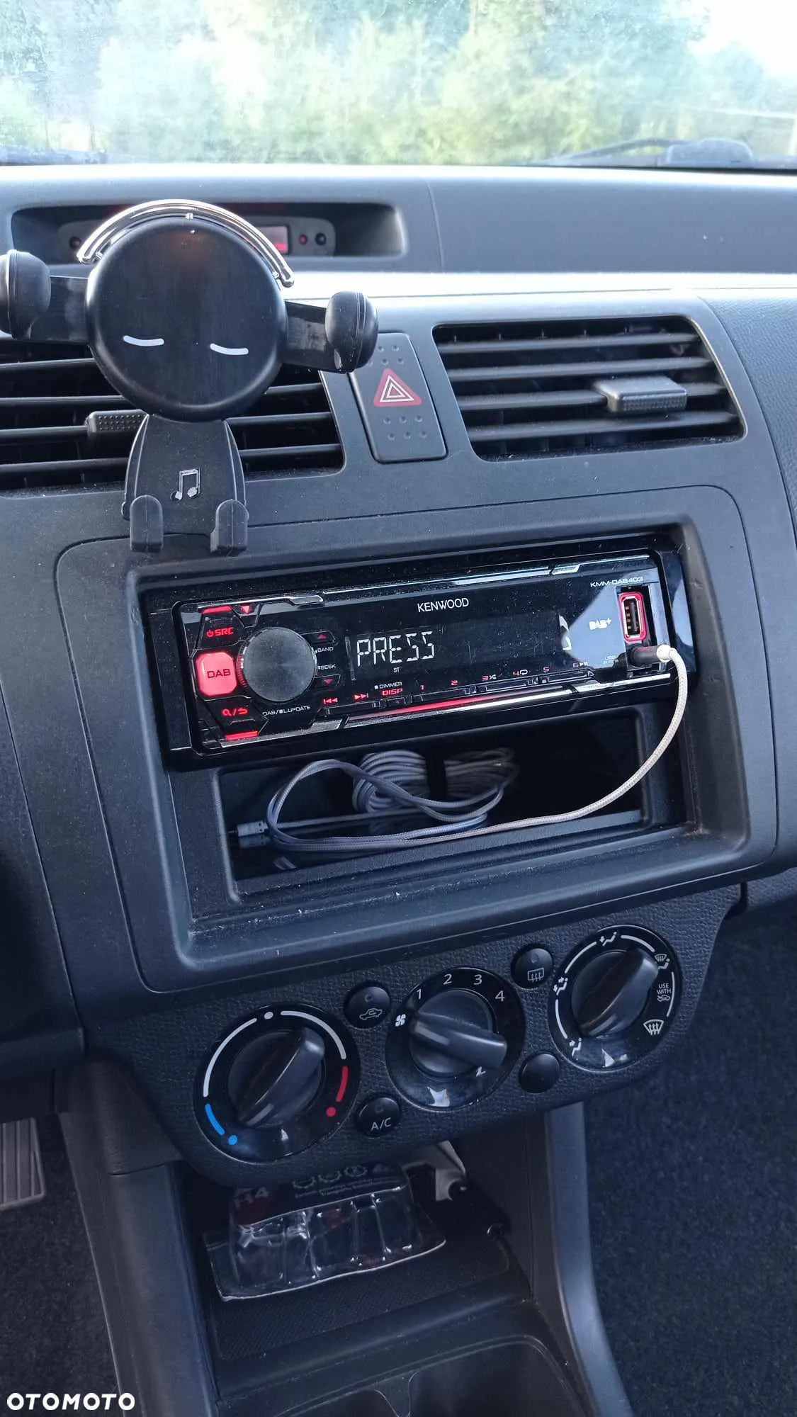 Suzuki Swift - 4