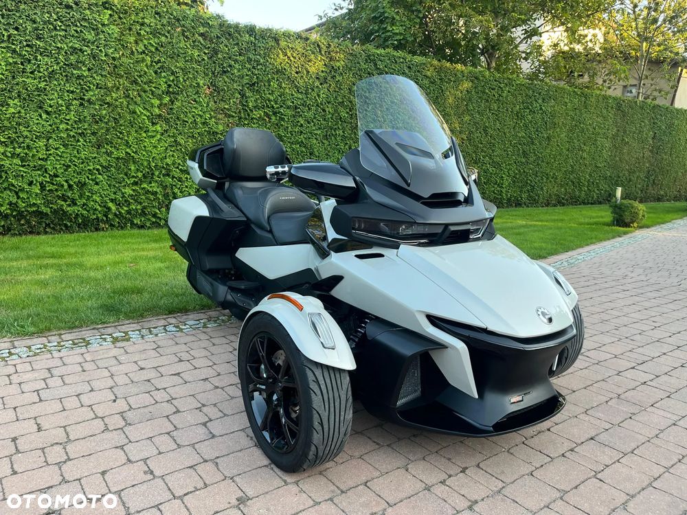 Can-Am Spyder - 2