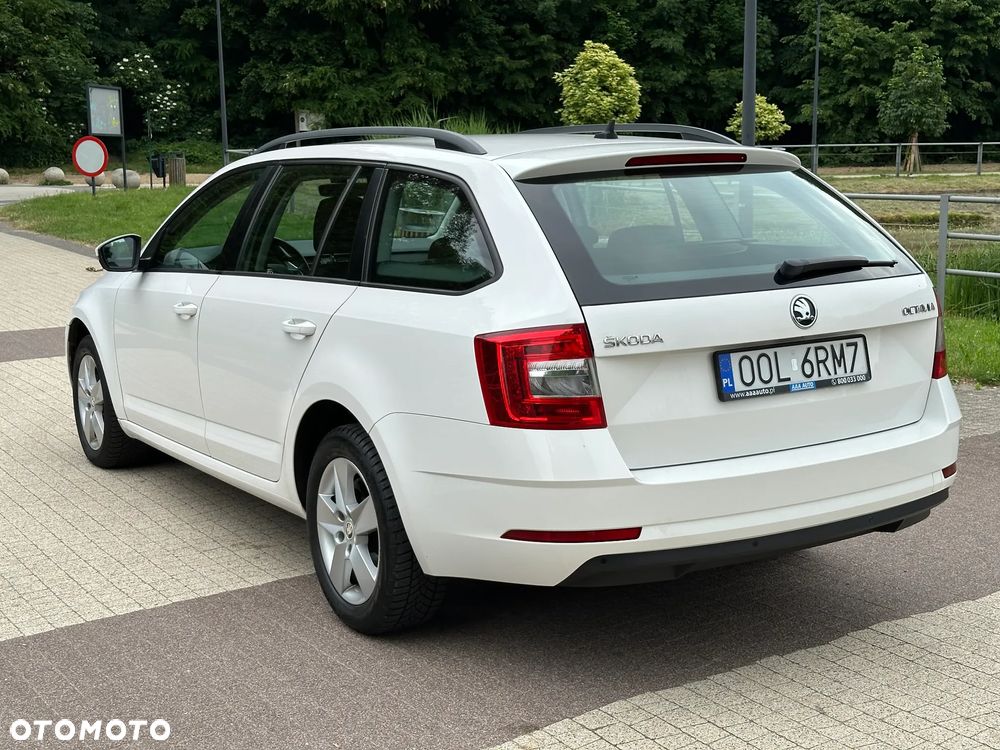 Skoda Octavia 2.0 TDI Premium Edition - 4