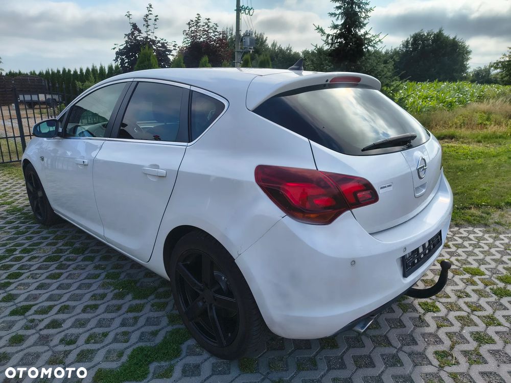 Opel Astra 1.6 Turbo Edition - 4