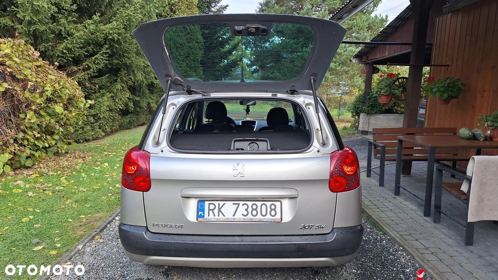 Peugeot 207 1.4 16V Trendy - 5