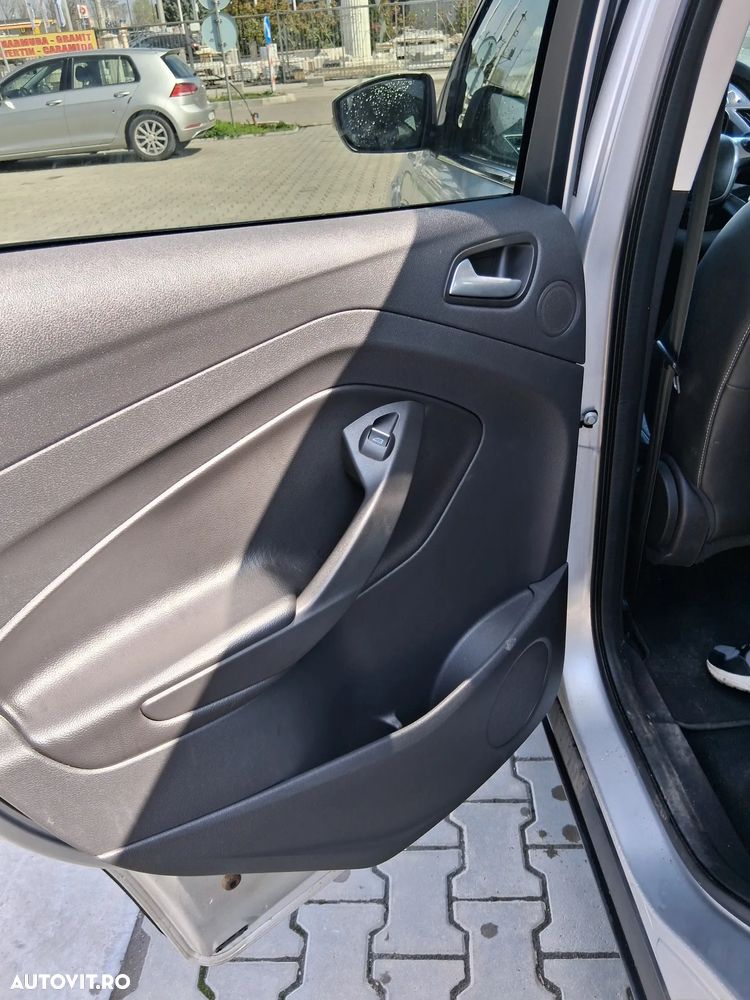 Ford Kuga 2.0 TDCi 2WD Titanium - 10