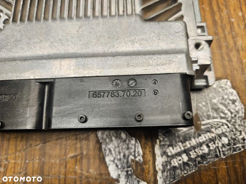 Komputer 8E0907559 8E0910559Q Moduł Sterownik Silnika Silnik Benzyna Audi A4 B7 VW - 8