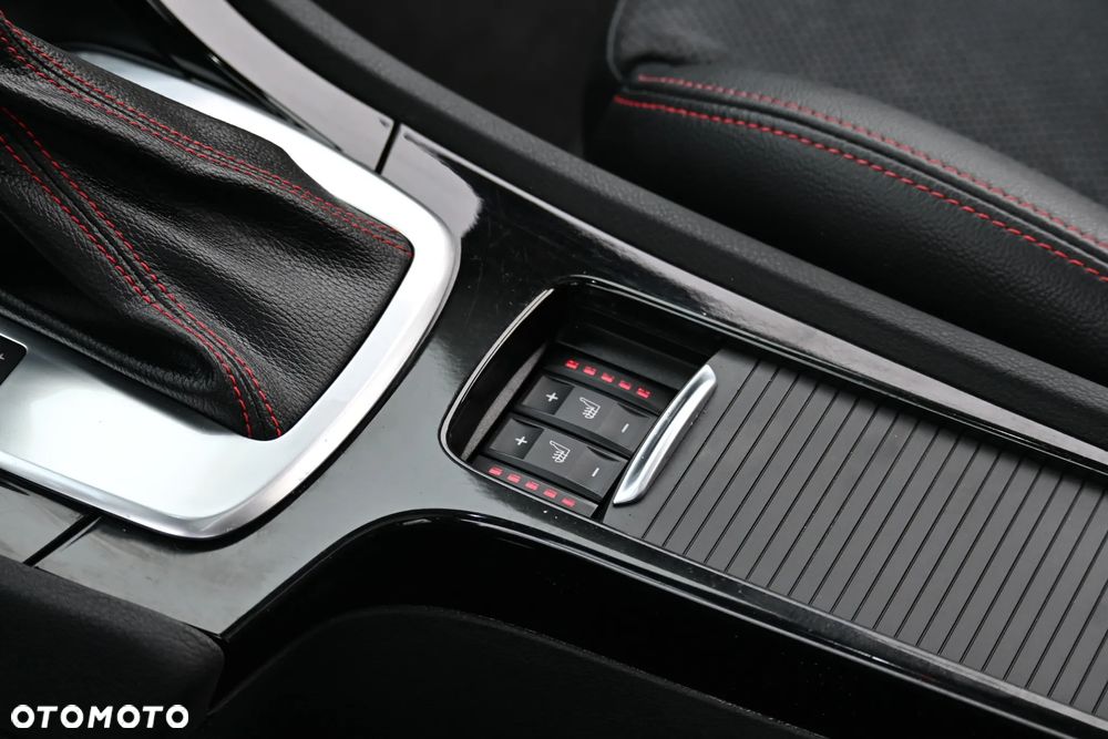 Ford Mondeo 2.0 EcoBoost Titanium S - 34