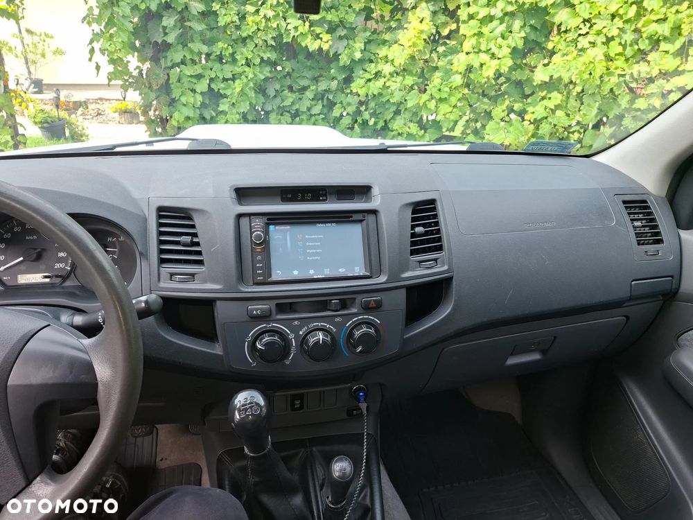Toyota Hilux 2.5 D-4D DLX - 9
