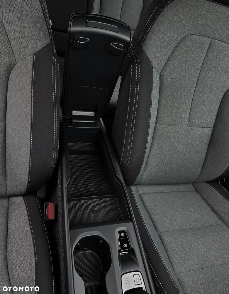 Volvo XC 40 - 25