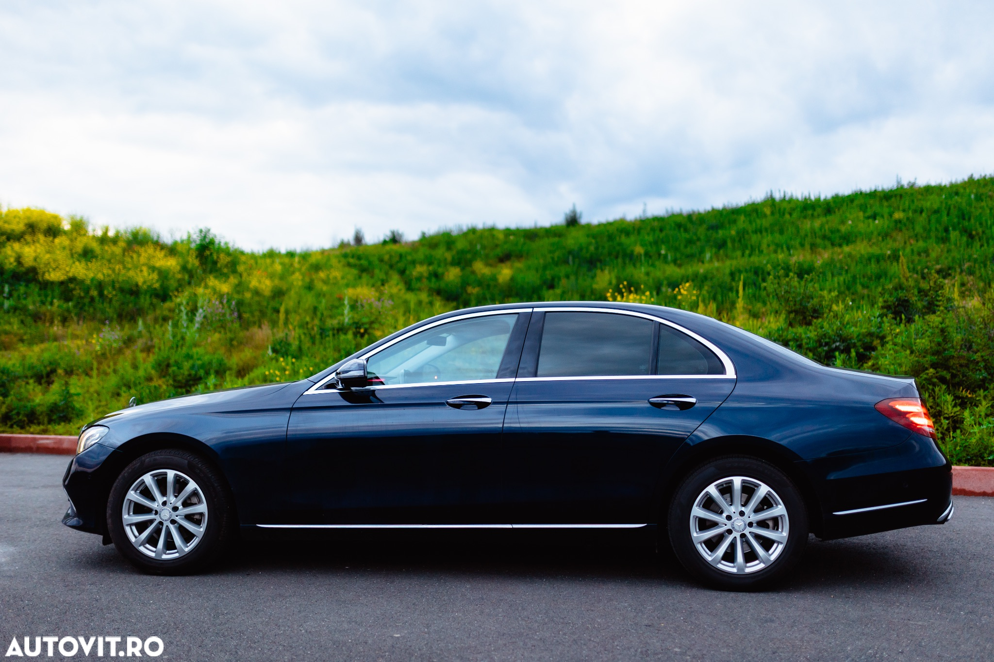 Mercedes-Benz E 220 d 9G-TRONIC - 4