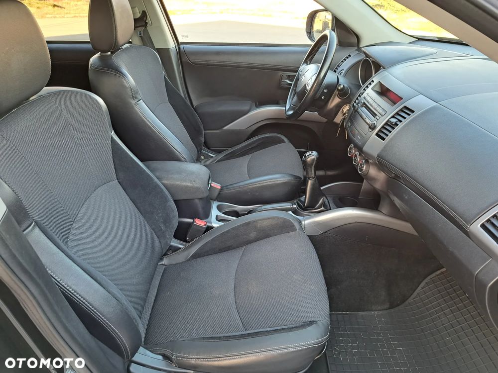 Mitsubishi Outlander - 21