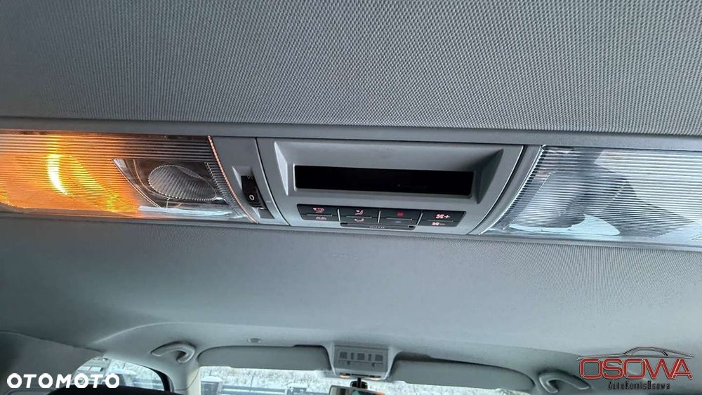 Volkswagen Multivan - 14