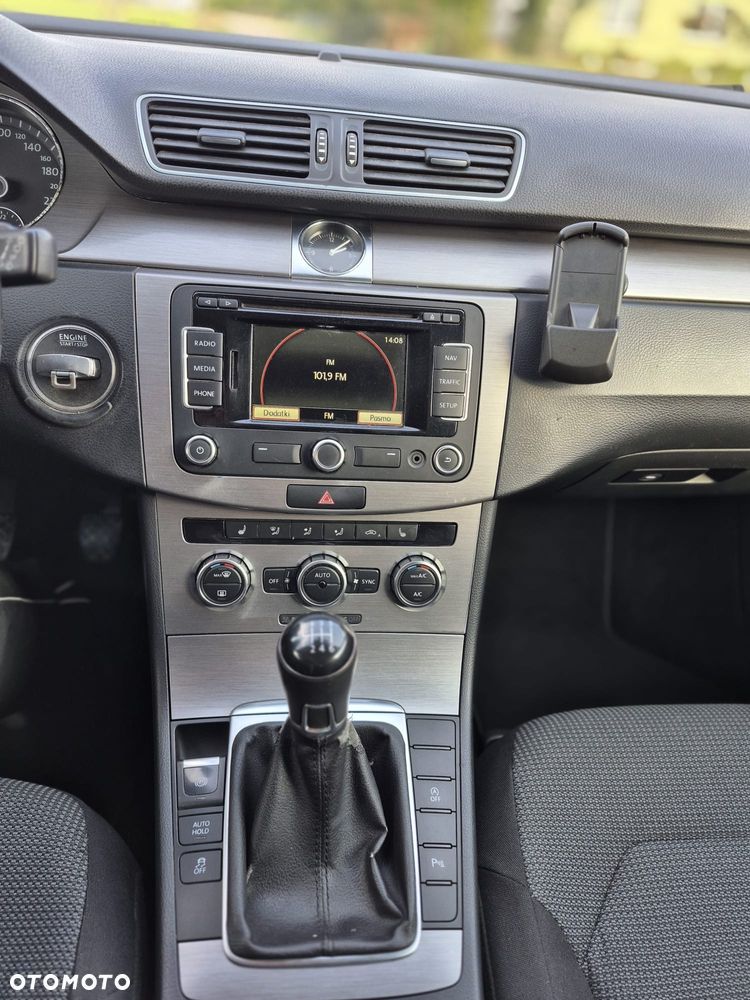 Volkswagen Passat 1.6 TDI Trendline - 9