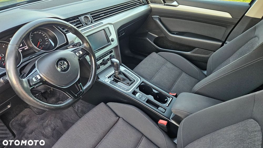 Volkswagen Passat 2.0 TDI BMT Comfortline DSG - 11