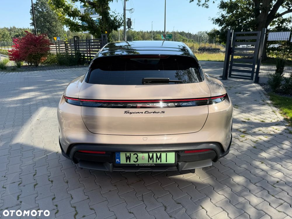 Porsche Taycan Turbo S 2023 photo 4