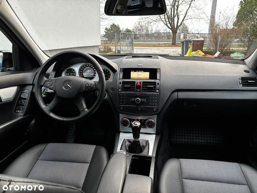 Mercedes-Benz Klasa C 180 Kompressor Avantgarde - 32