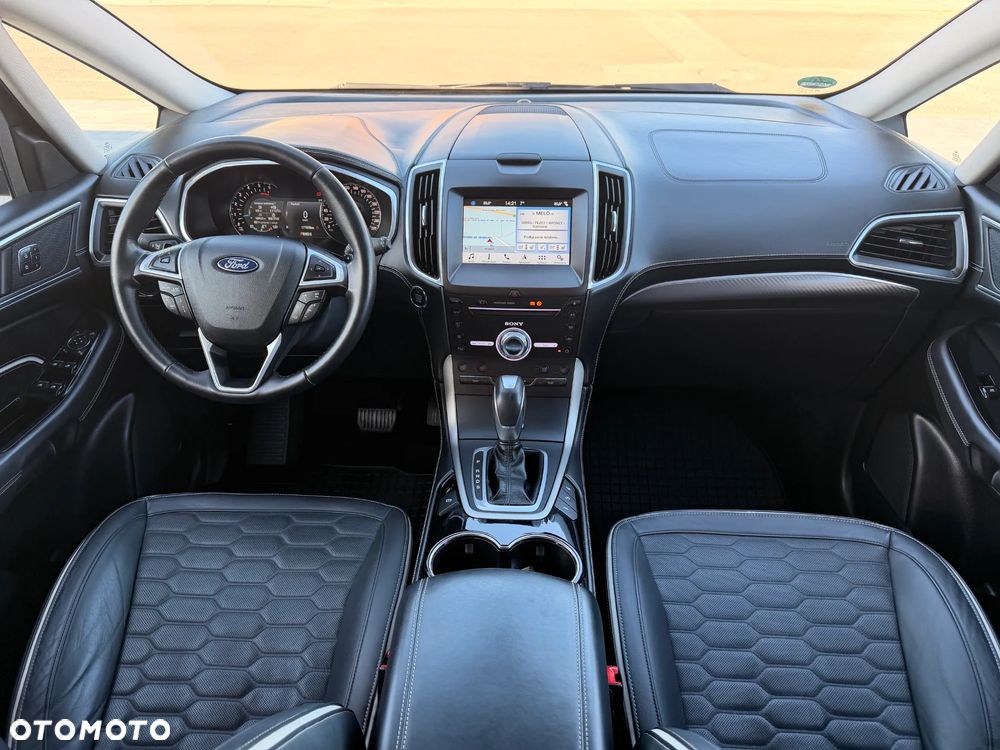 Ford S-Max - 17
