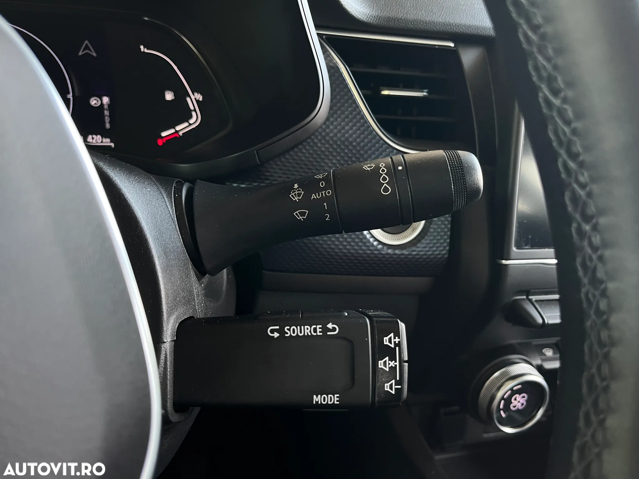 Renault Arkana E-TECH Hybrid Zen - 31