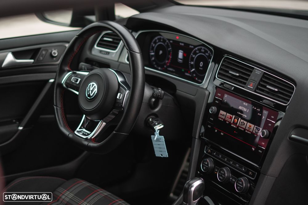 VW Golf 2.0 TSI GTI DSG Performance - 30