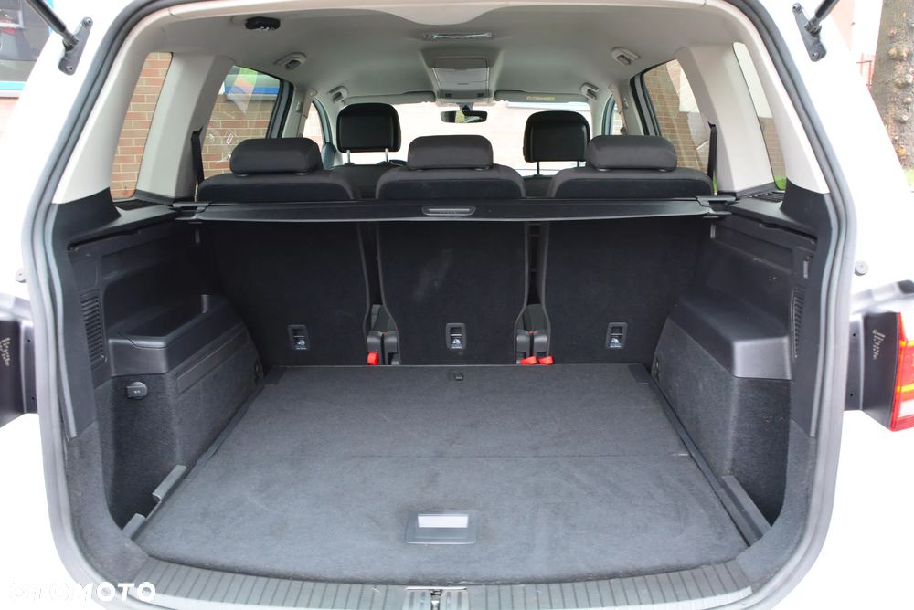 Volkswagen Touran - 6