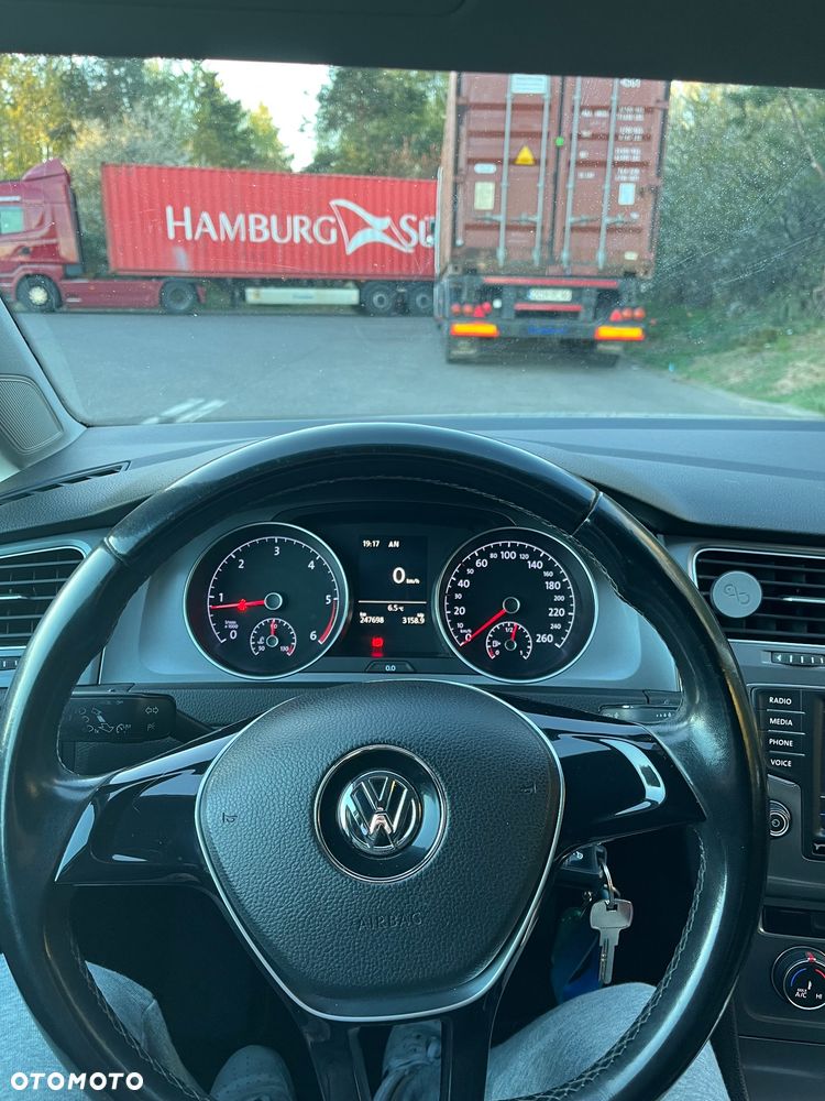 Volkswagen Golf 1.6 TDI BlueMotion Comfortline - 24