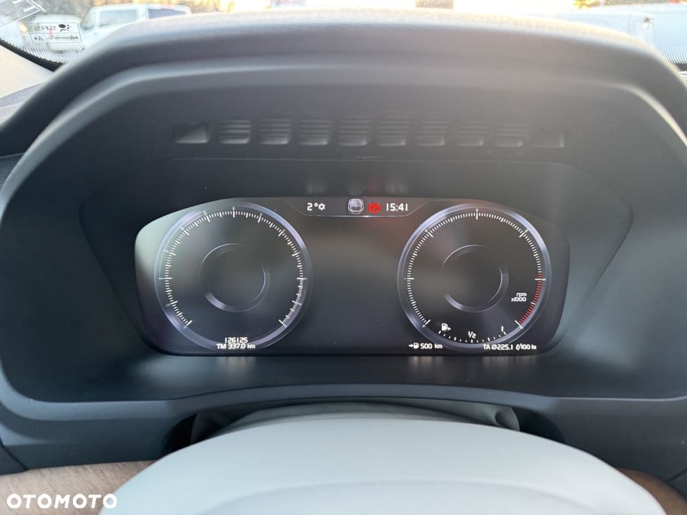 Volvo XC 90 D5 AWD Momentum 7os - 22