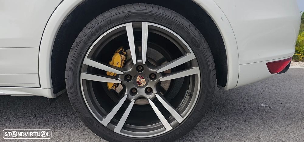 Porsche Cayenne S Tiptronic S - 17