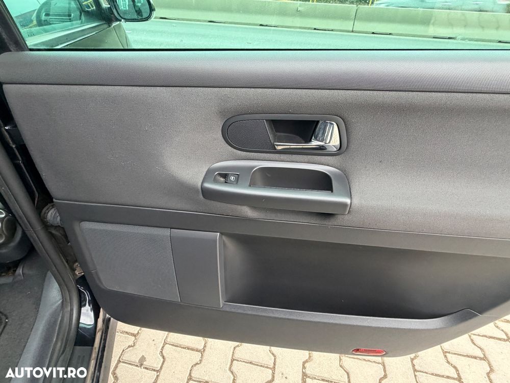 Volkswagen Sharan 2.0 TDI DPF BlueMotion Comfortline - 33