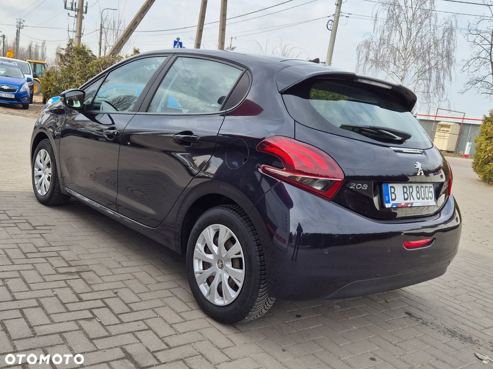 Peugeot 208 - 10