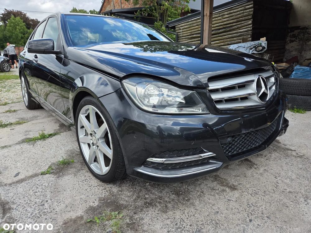 Mercedes-Benz Klasa C 180 (BlueEFFICIENCY) Avantgarde - 2