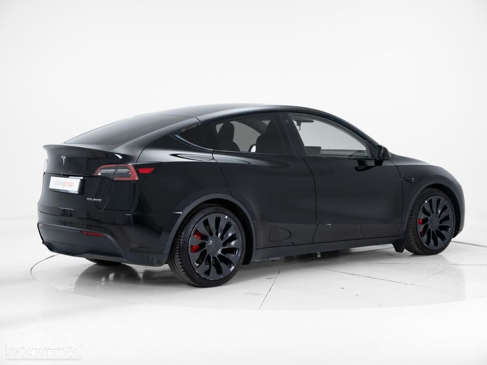 Tesla Model Y Performance Dual Motor AWD - 4