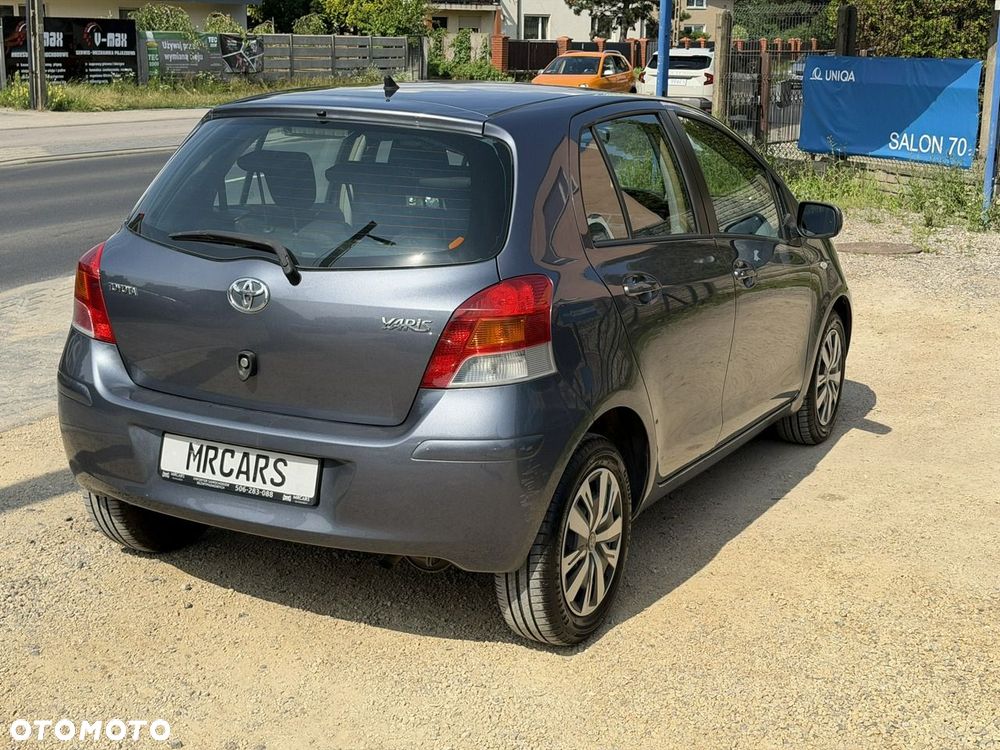 Toyota Yaris - 8
