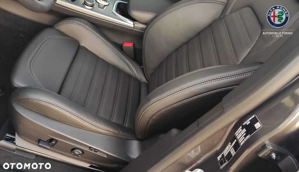 Alfa Romeo Stelvio 2.0 Turbo Veloce Q4 - 15