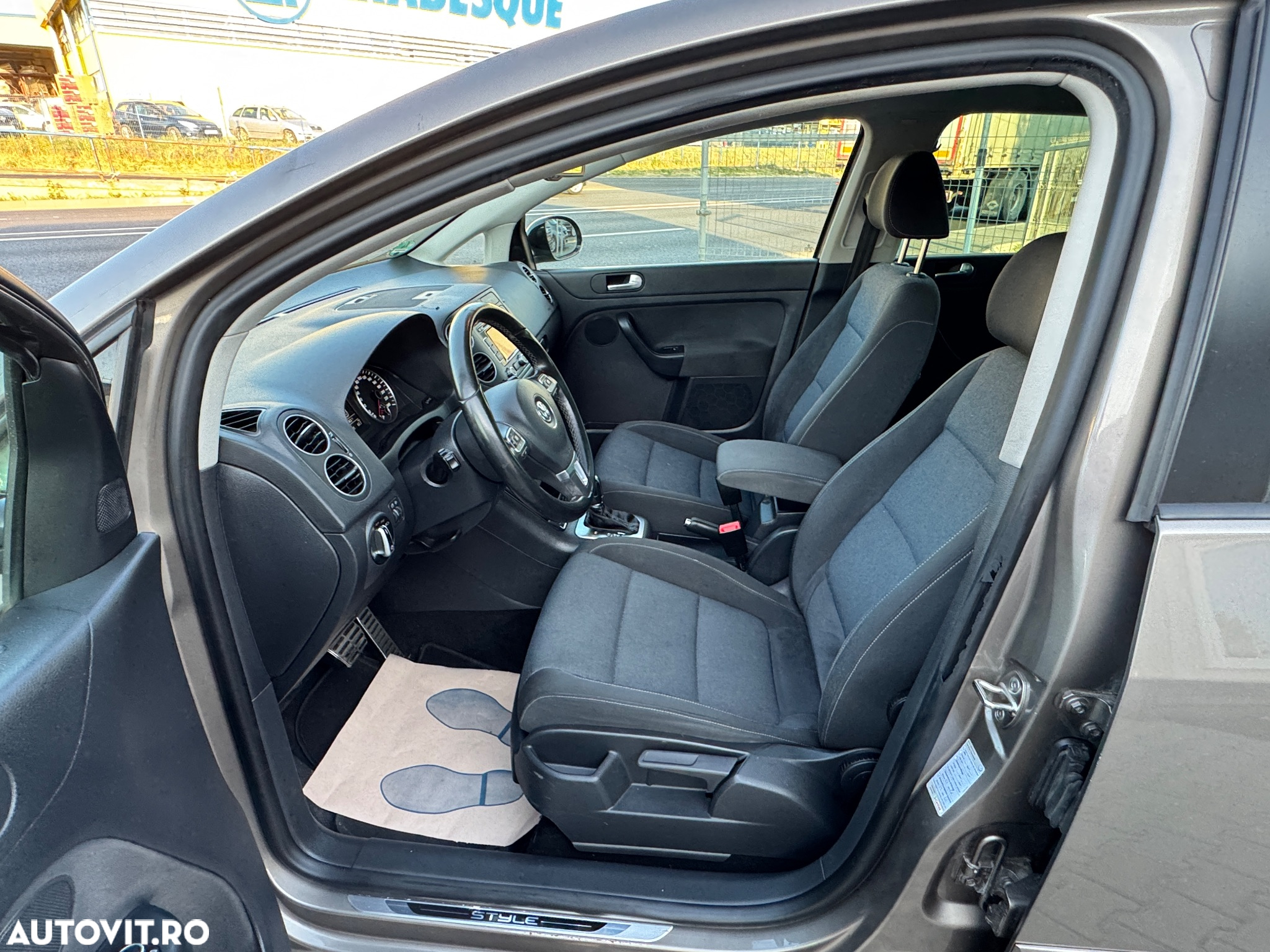 Volkswagen Golf 1.6 TDI DPF DSG MATCH - 18