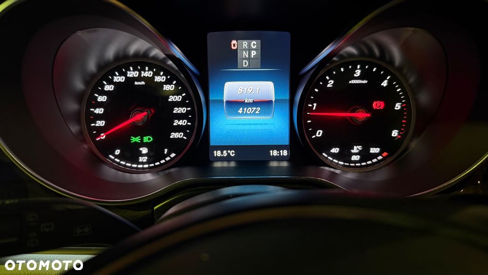 Mercedes-Benz Klasa V 300 d 9G-Tronic Avantgarde (długi) - 26