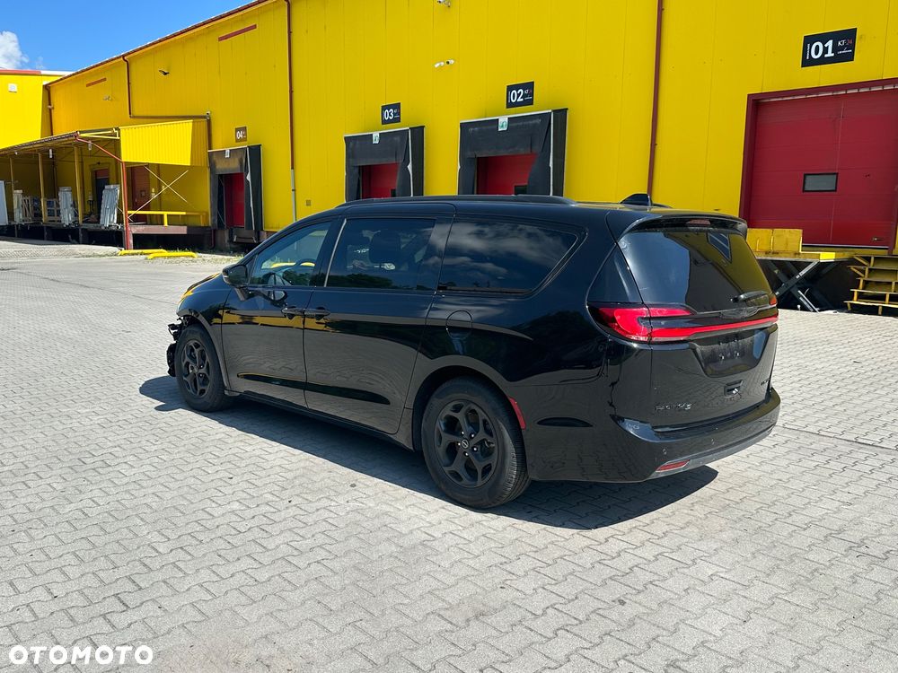 Chrysler Pacifica - 3