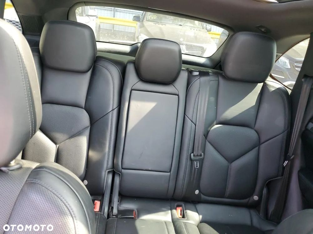 Porsche Cayenne S E-Hybrid Platinum Edition - 10