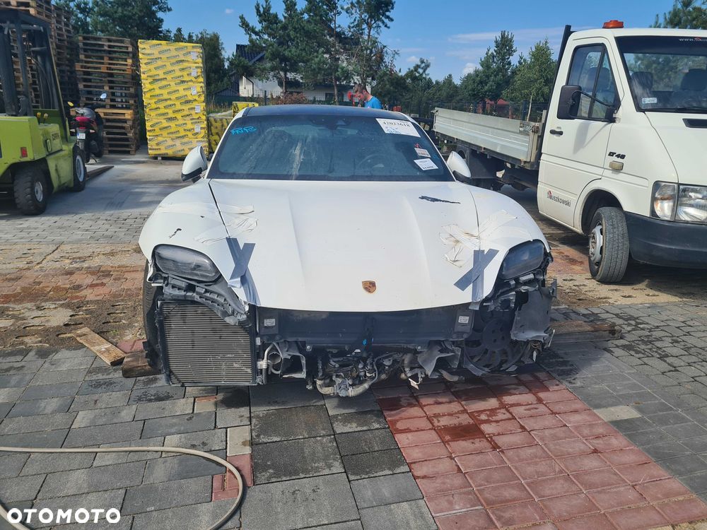 Porsche Taycan - 2