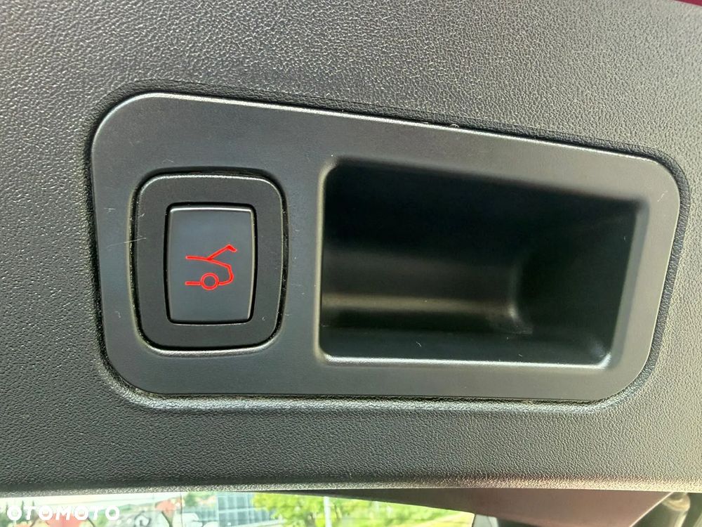 Tesla Model S - 17