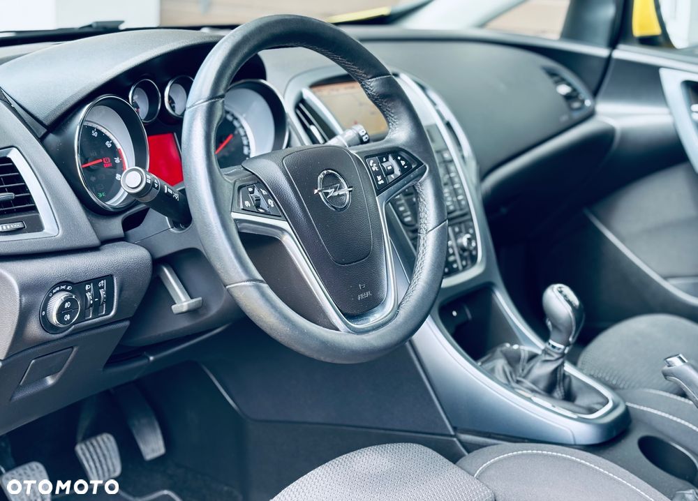 Opel Astra GTC 1.6 Turbo Edition - 21