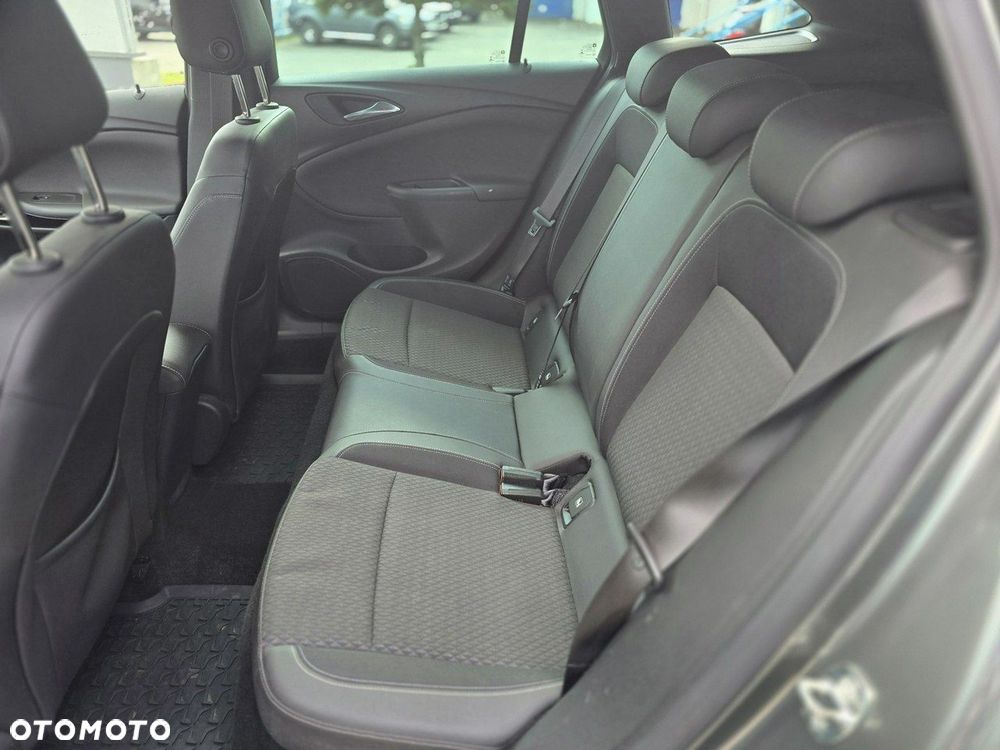 Opel Astra 1.4 Turbo Innovation - 17