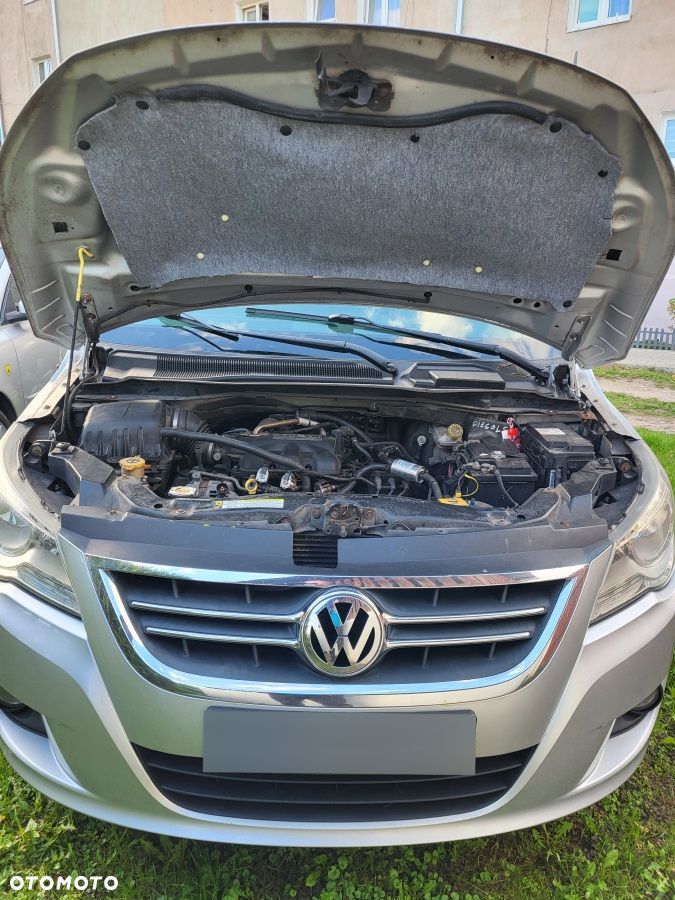 Volkswagen Routan - 14