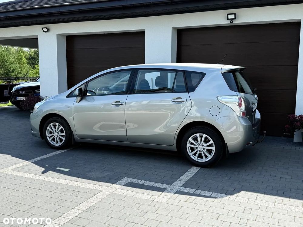 Toyota Verso 1.8 Edition - 4