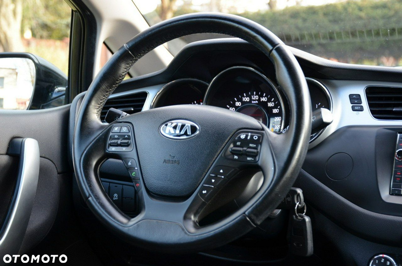Kia Ceed - 26