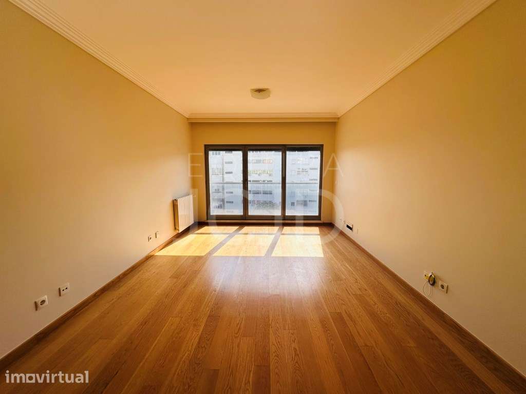 Apartamento T2 com 98 m², Garagem e Varandas | Lumiar, Lisboa - Grande imagem: 3/23
