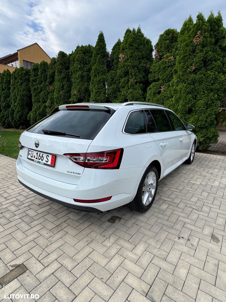 Skoda Superb 2.0 TDI DSG Premium Edition - 4