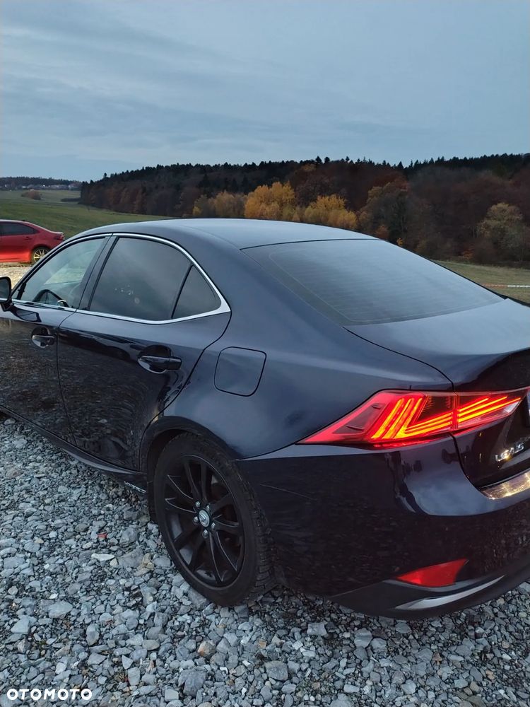 Lexus IS 300h Elegance - 12